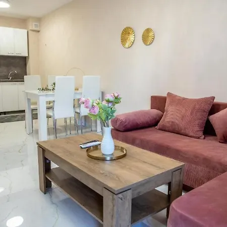 One Bed Symphony Apartament